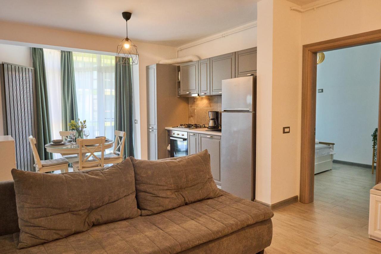 Sea Shore Apartments - Spa N Pools Beach Resort Mamaia Ngoại thất bức ảnh