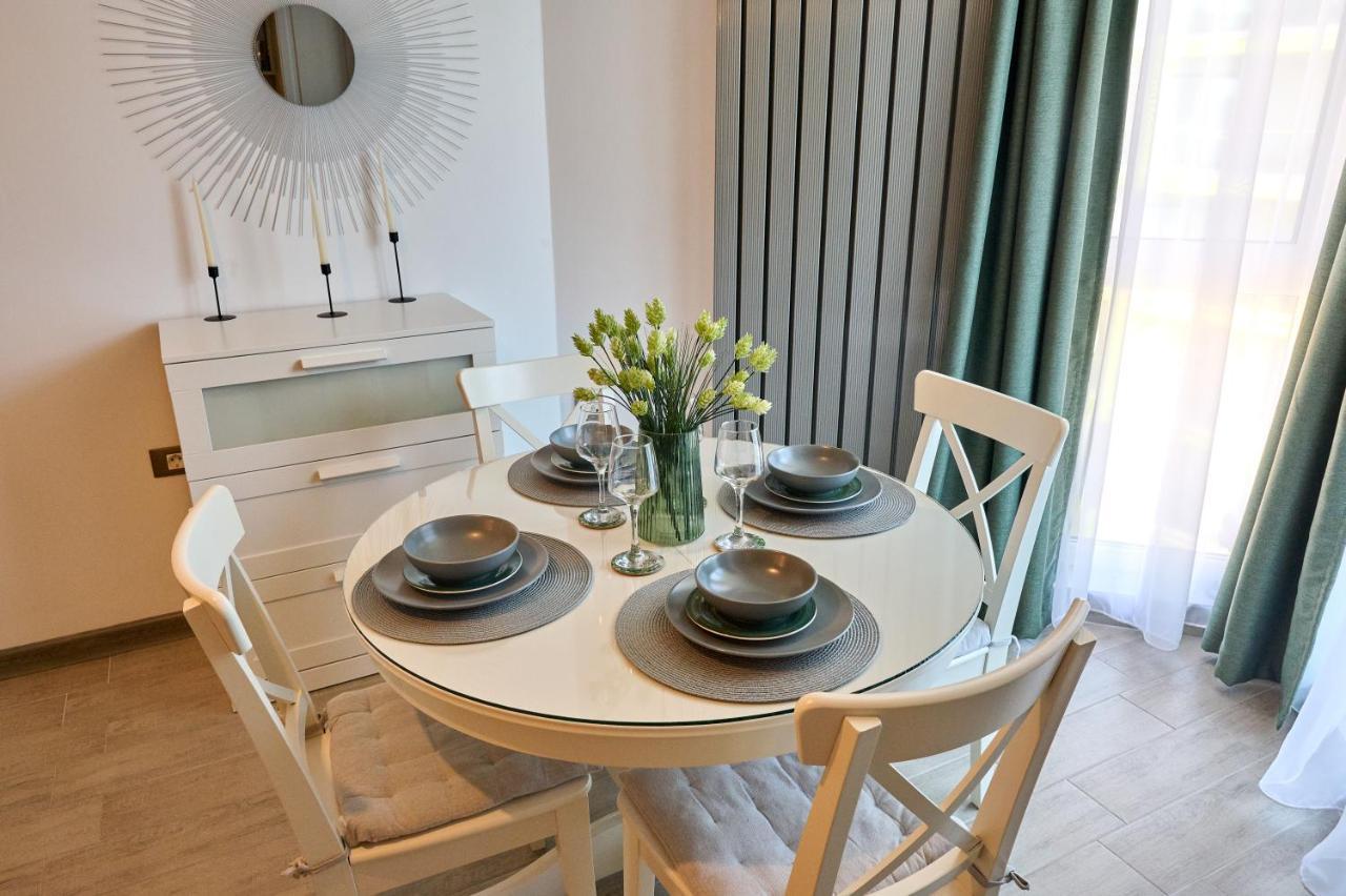 Sea Shore Apartments - Spa N Pools Beach Resort Mamaia Ngoại thất bức ảnh