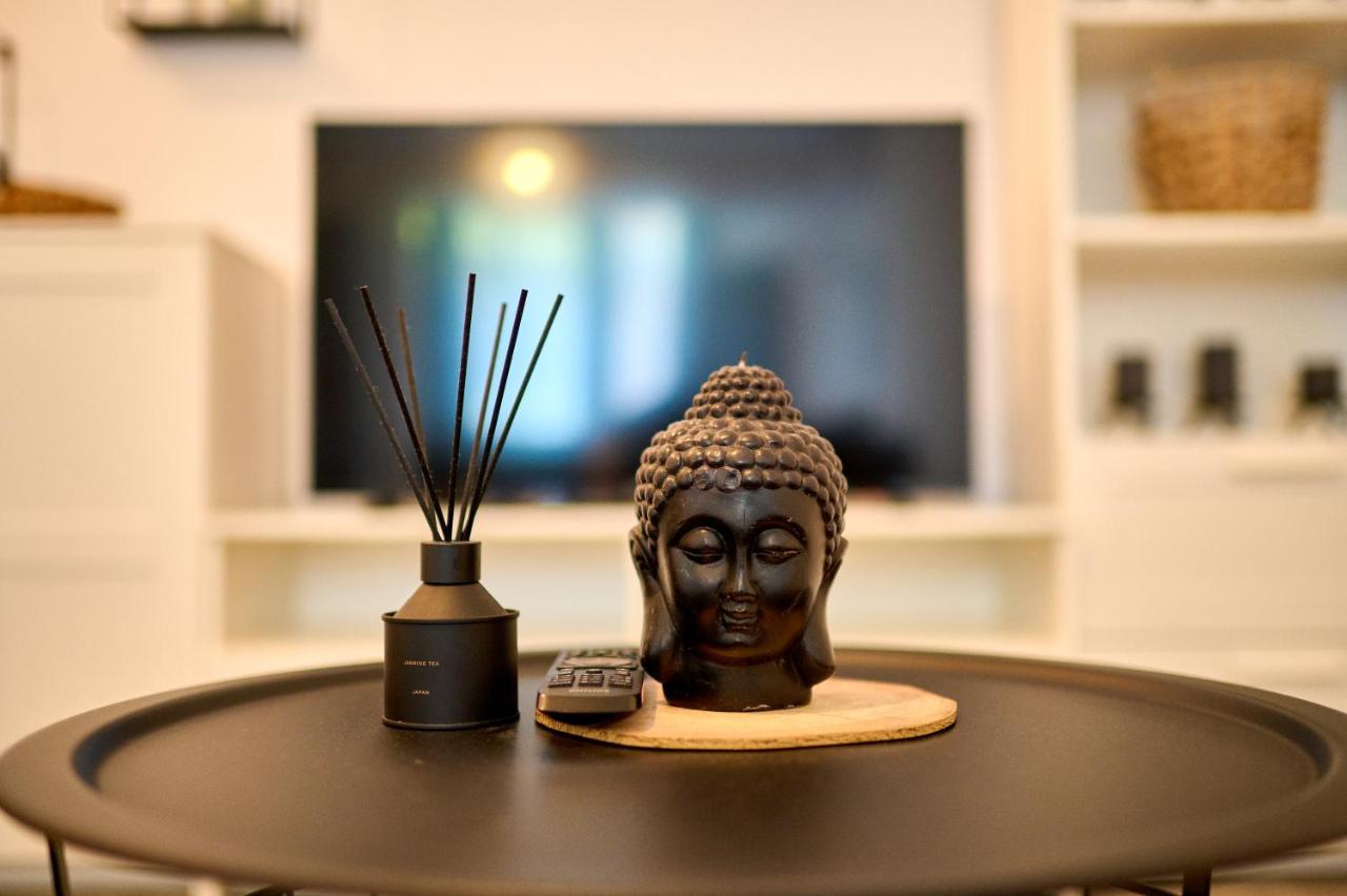Sea Shore Apartments - Spa N Pools Beach Resort Mamaia Ngoại thất bức ảnh