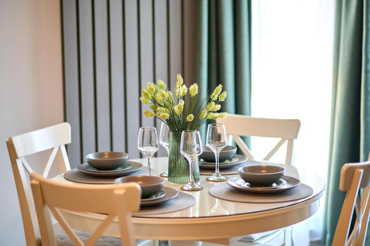 Sea Shore Apartments - Spa N Pools Beach Resort Mamaia Ngoại thất bức ảnh